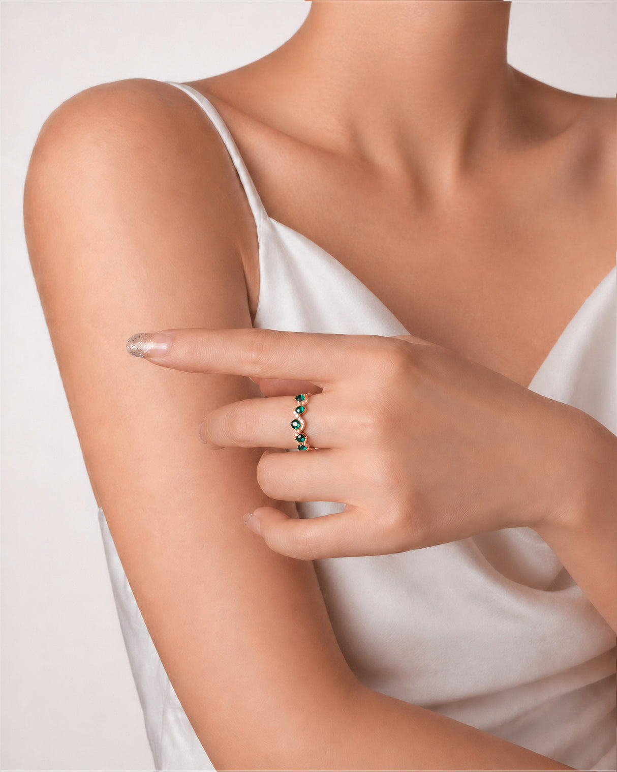 Five stone natural emerald cabochon ring in 18K Rose Gold | SARATTI