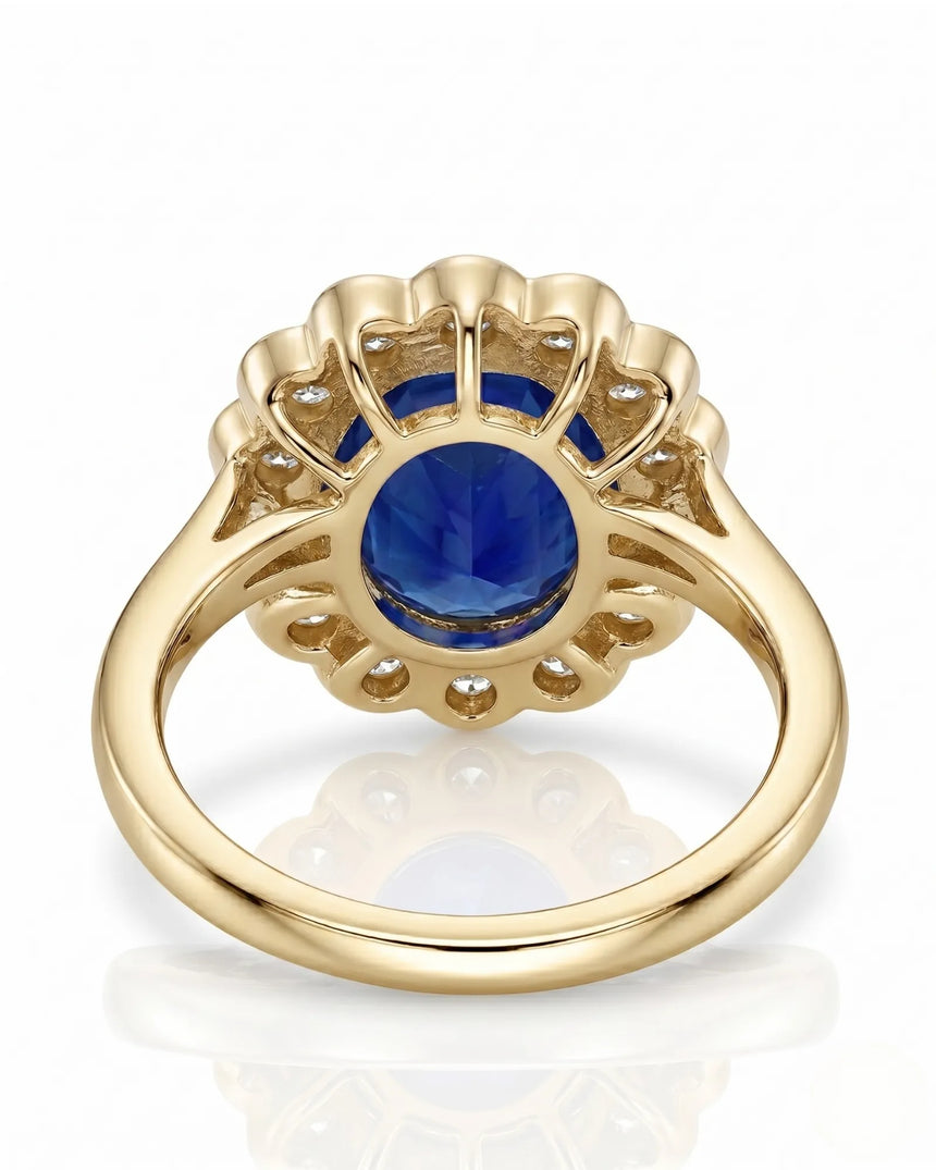 Floral sapphire ring with scalloped diamond halo and warm 18K yellow gold | SARATTI