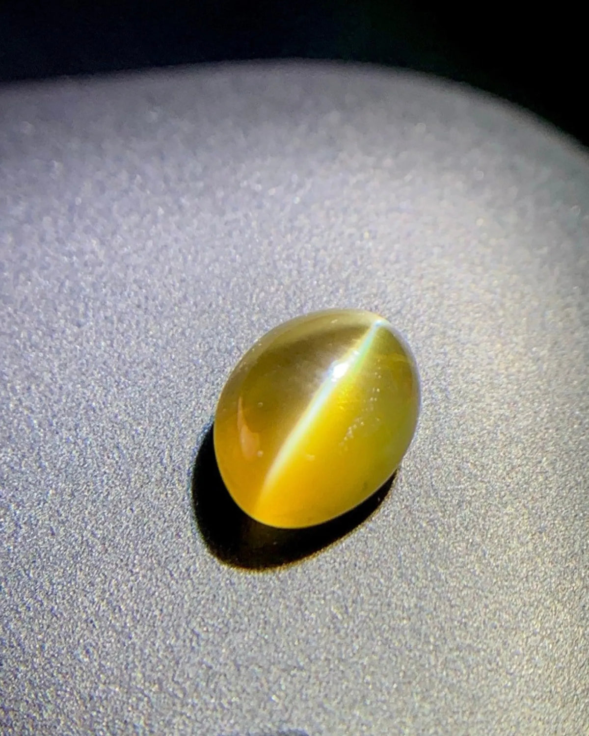 Front view of 2.00 carat Natural Cat's Eye Chrysoberyl with bright chatoyant band | SARATTI