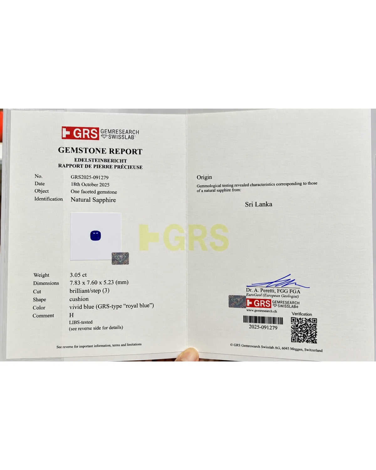 GRS Certified 3.05 carat Royal Blue Sapphire brilliant step cut loose gemstone detail | SARATTI