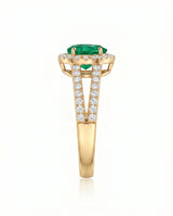 Natural emerald diamond halo ring in 18K yellow gold | SARATTI
