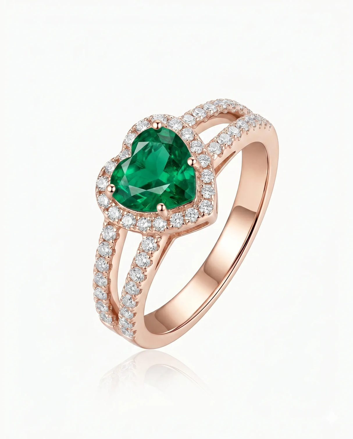 Heart shaped natural emerald ring in 18K rose gold | SARATTI
