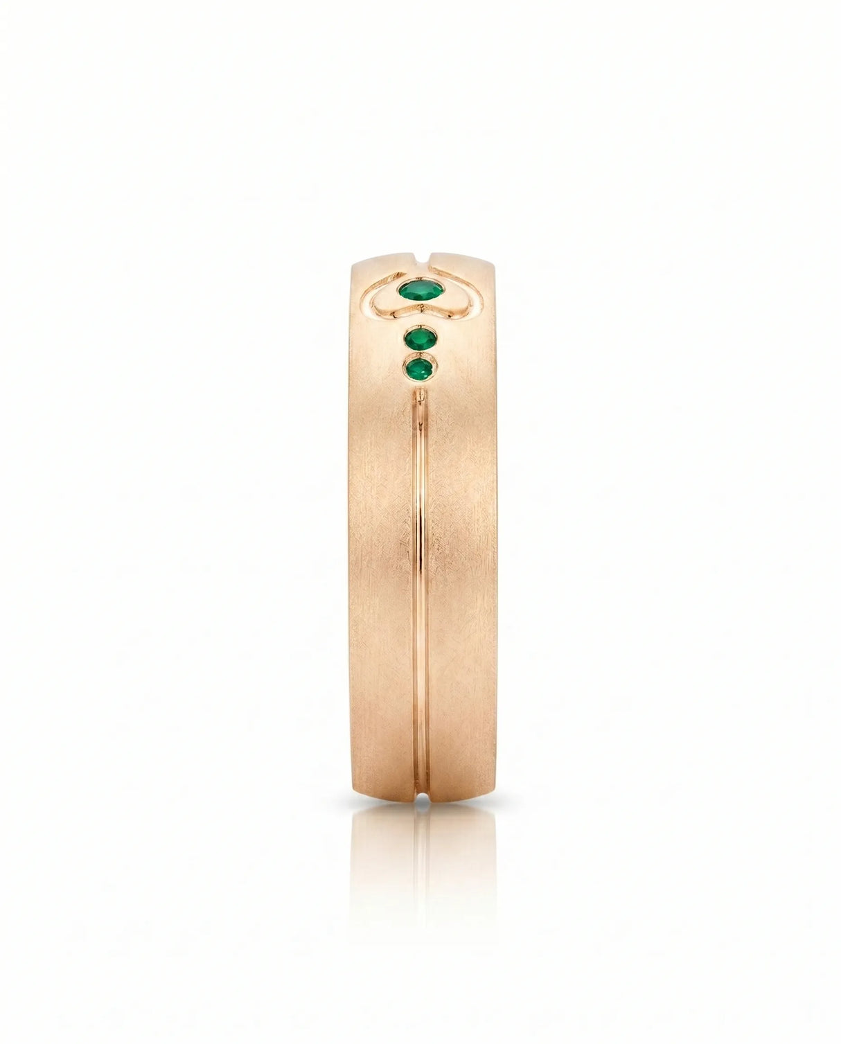 Natural emerald band ring in 18K rose gold | SARATTI
