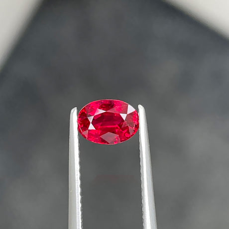 Oval Natural Ruby in Vivid Red Color 
 GRS Certified | Saratti Jewelry