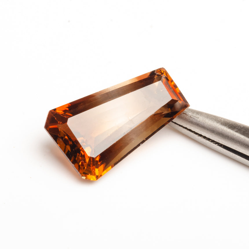 Golden amber Imperial Topaz 9.95ct elongated fancy shape | SARATTI