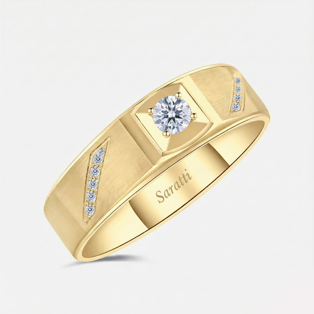 18K Yellow Gold ring on grey background | SARATTI