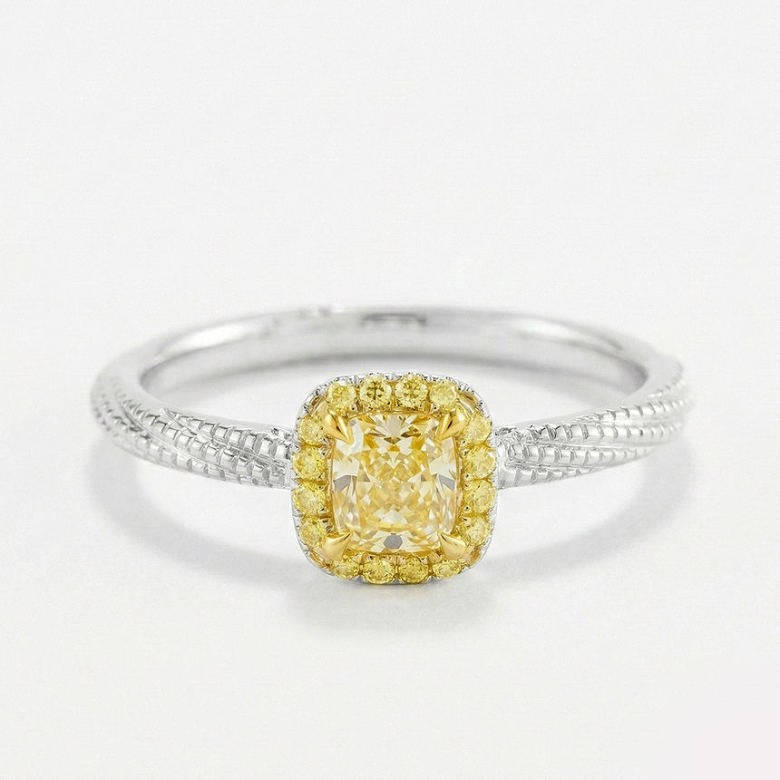 Platinum on a whitish greyish background | SARATTI