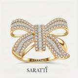 18K Yellow gold on a grey background | SARATTI
