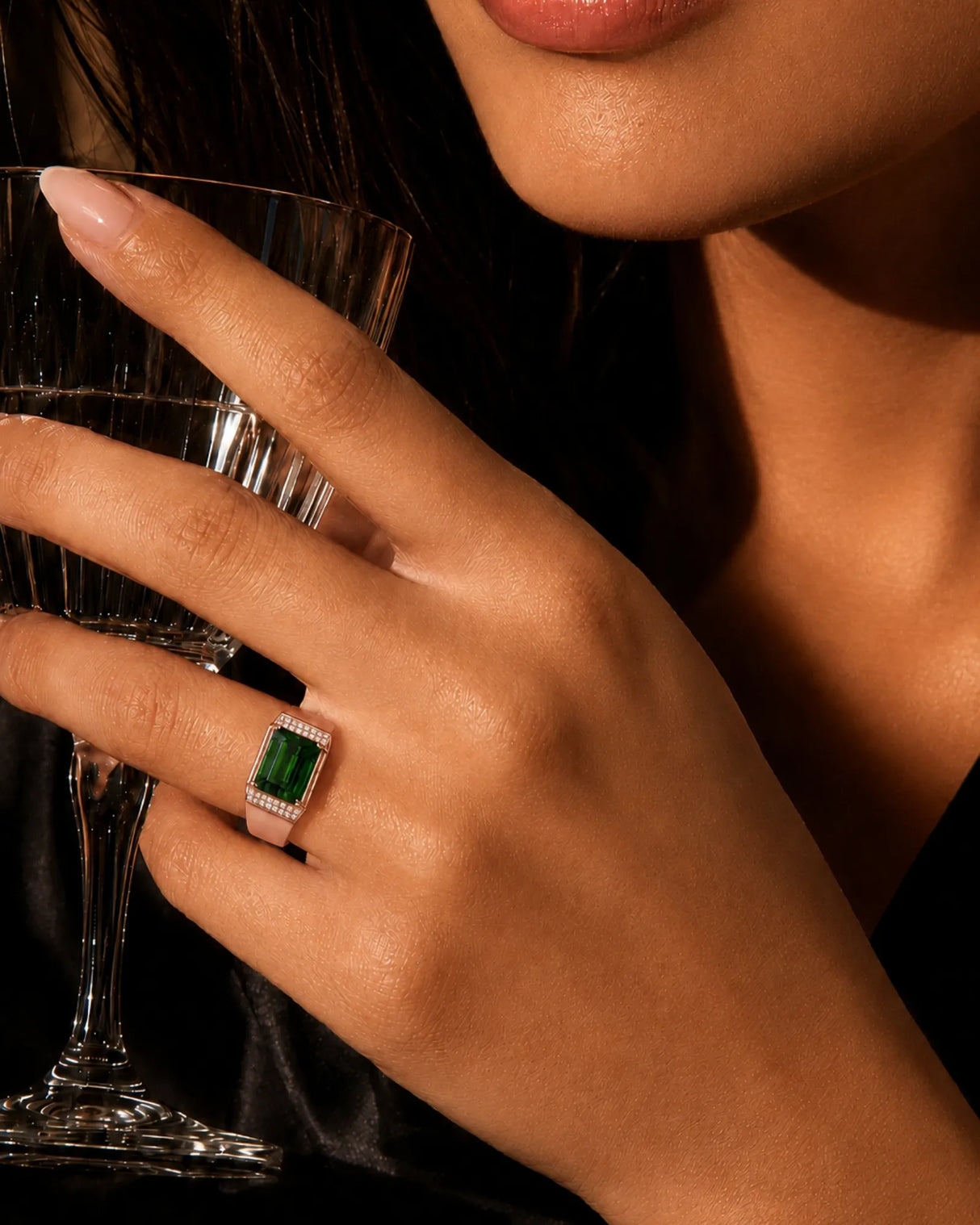 Green tourmaline statement ring with diamond-set shoulders in 18K rose gold | SARATTI