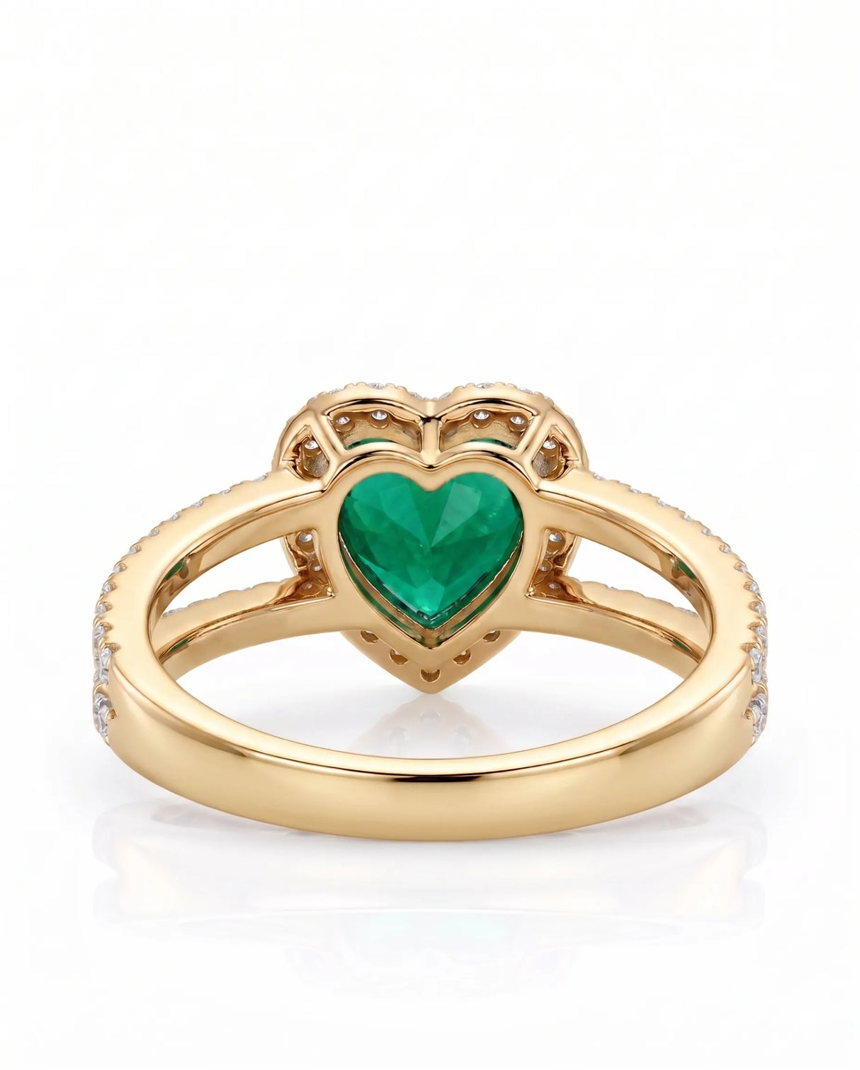 Heart cut emerald engagement style ring in 18K yellow gold | SARATTI
