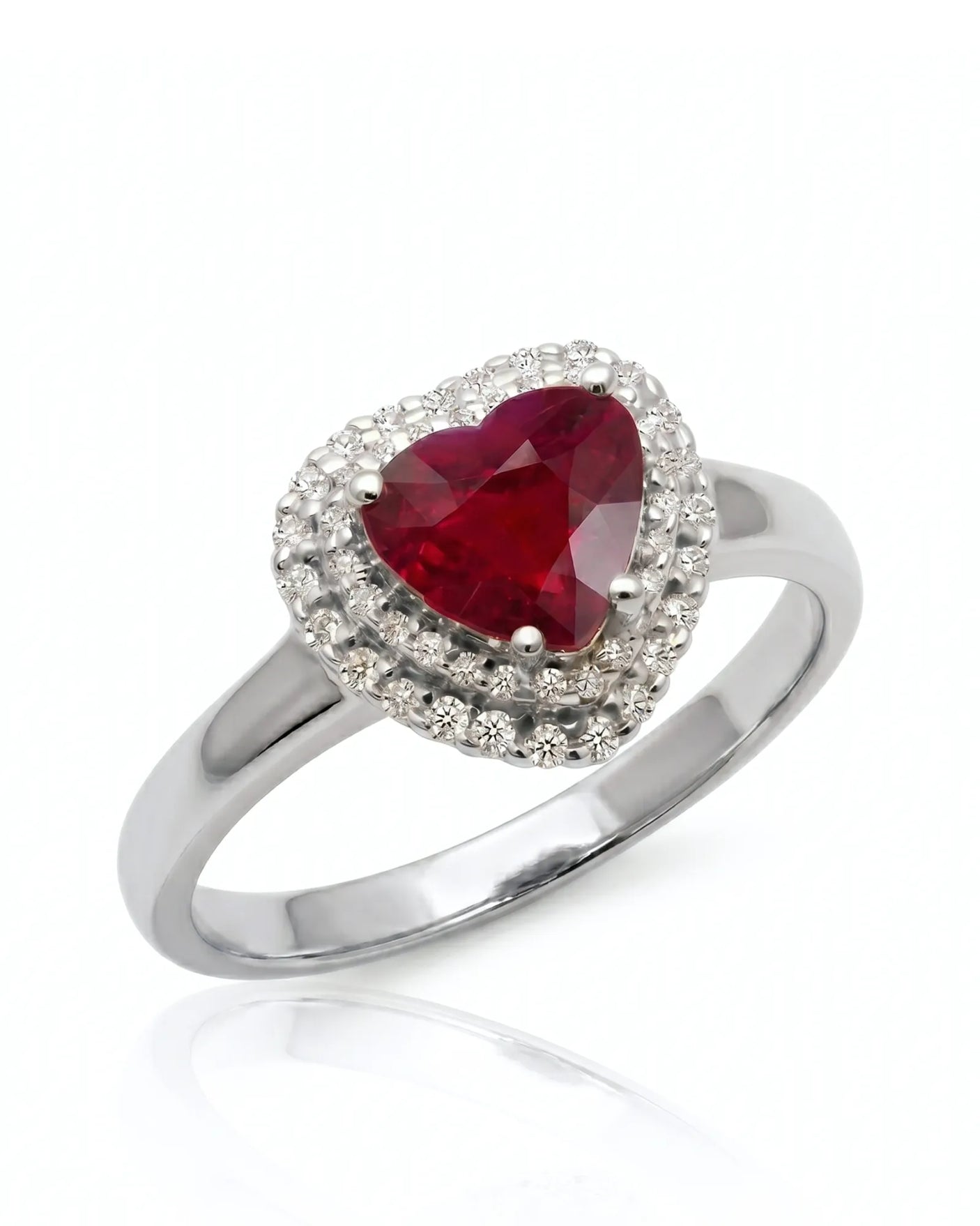Heart ruby ring with double diamond halo in polished platinum craftsmanship | SARATTI