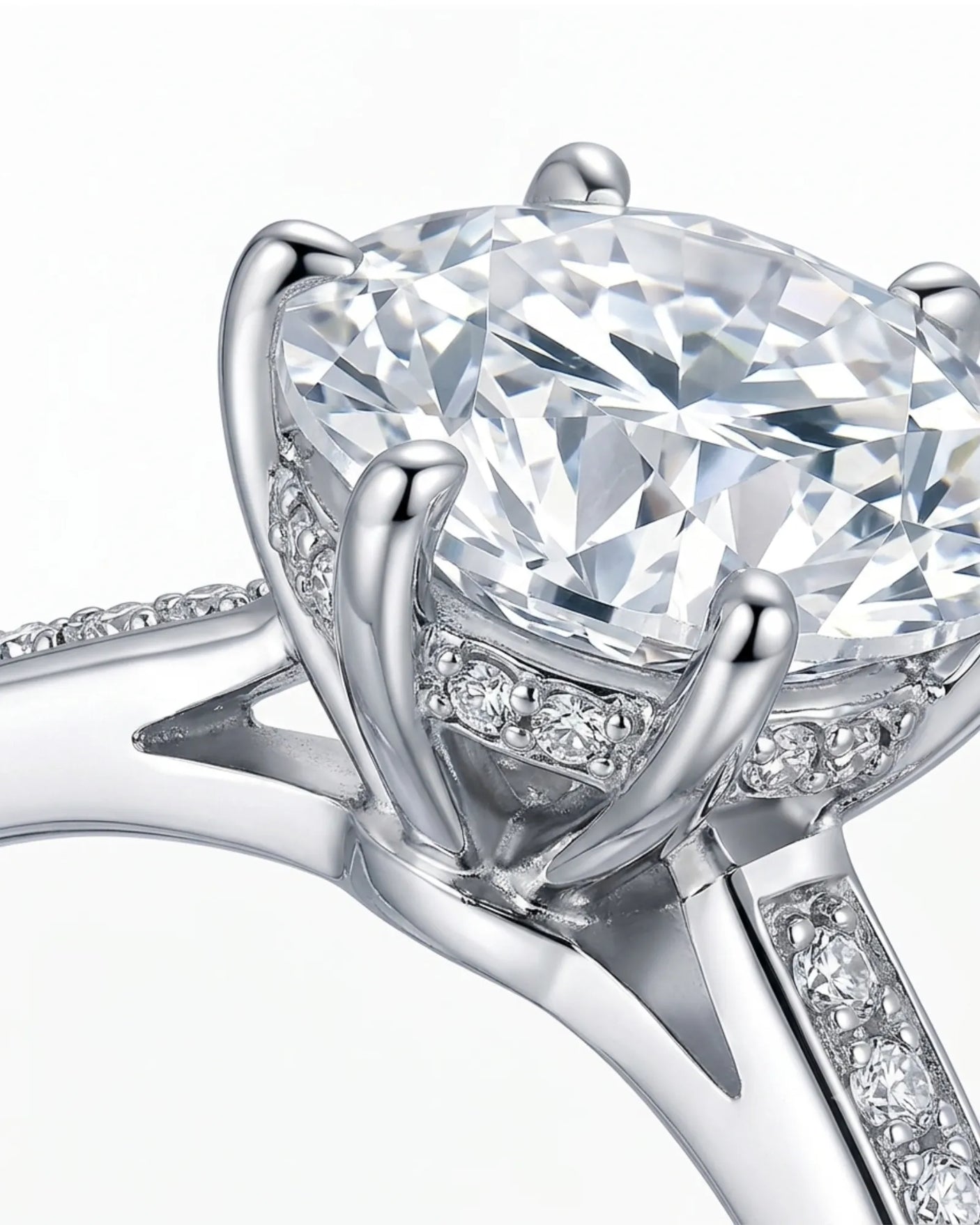 Luxury 3 ct moissanite engagement ring with six prongs in white gold | SARATTI