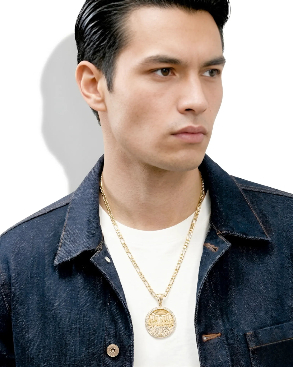 Luxury Last Supper pendant in 18K Yellow Gold with engraved sacred design | SARATTI