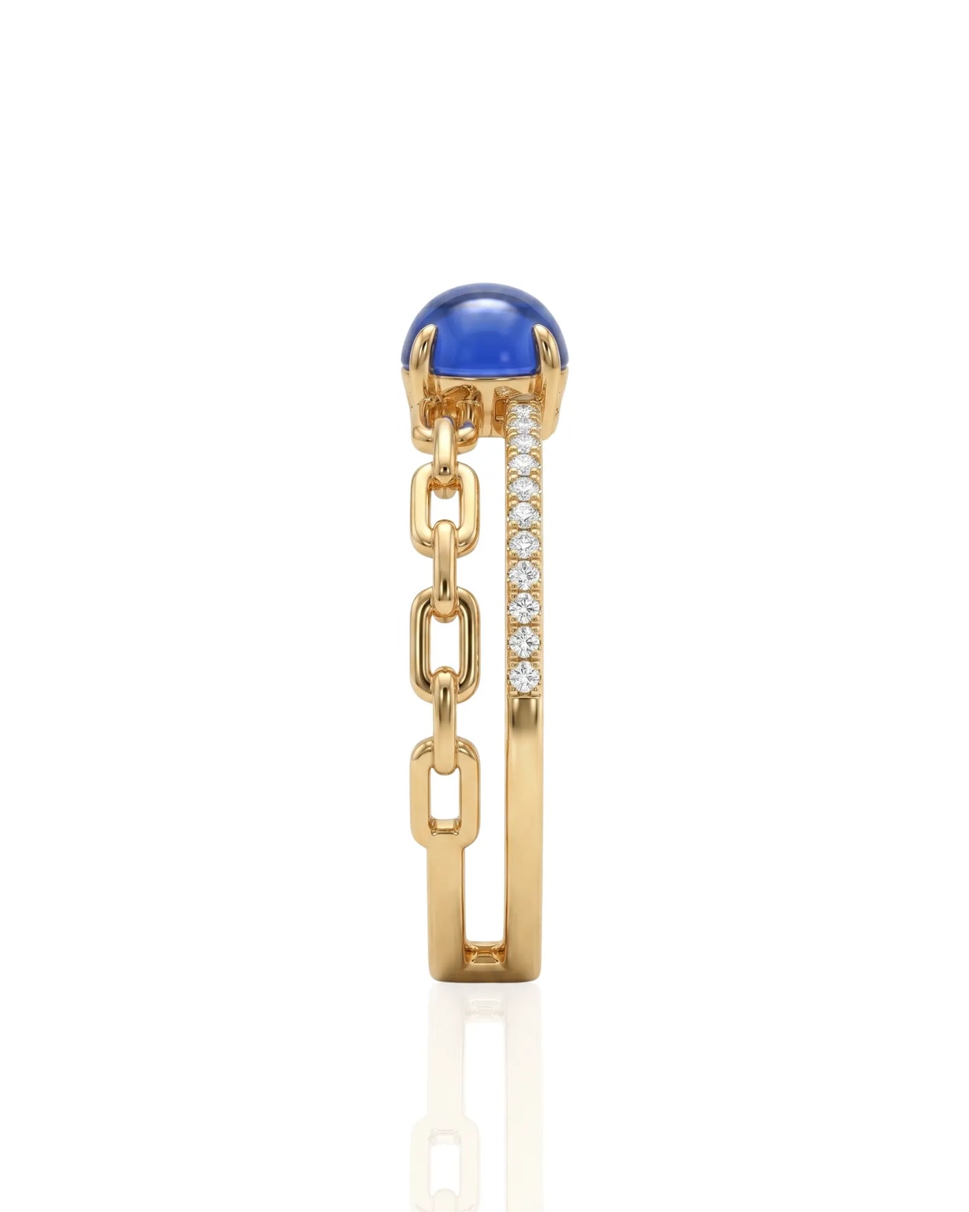 Luxury blue sapphire Cuban chain ring with warm gold diamond detail in 18K yellow gold | SARATTI