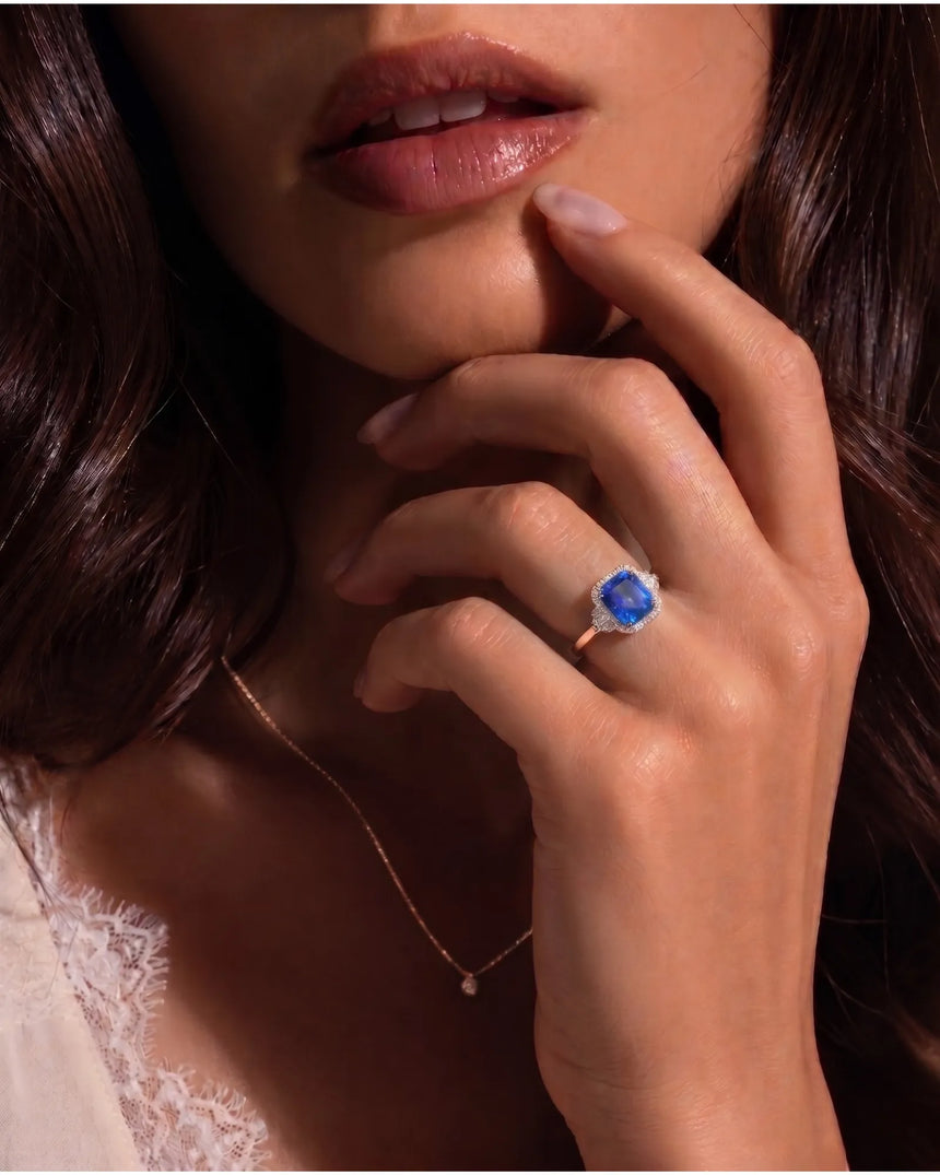 Luxury blue sapphire diamond ring crafted in refined 18K rose gold | SARATTI