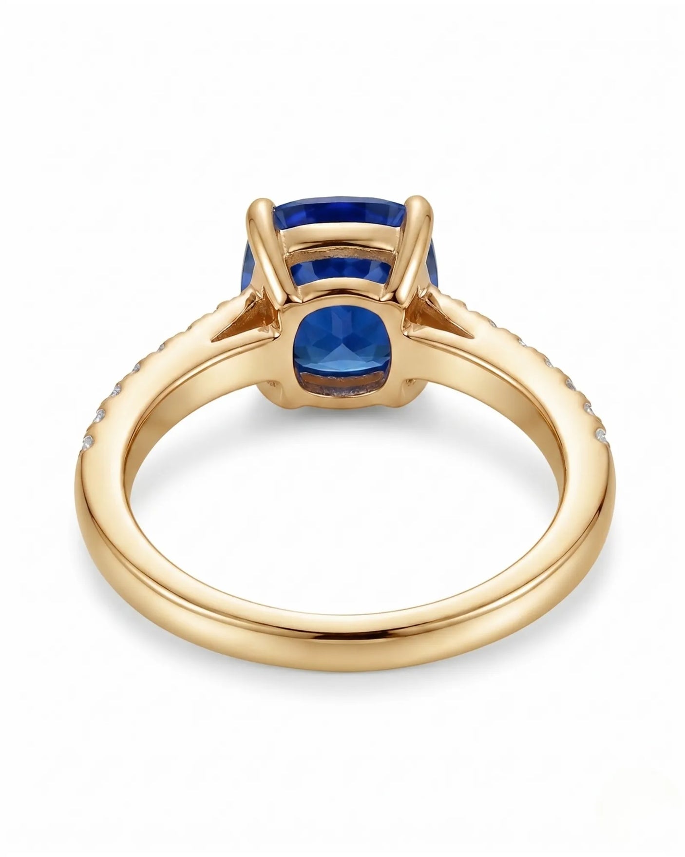 Luxury blue sapphire diamond ring with warm refined design in 18K yellow gold | SARATTI