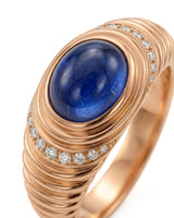 Luxury cabochon sapphire diamond ring with romantic ribbed band in 18K rose gold | SARATTI