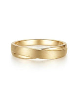 Luxury classic diamond half eternity wedding ring set with refined 18K yellow gold craftsmanship | SARATTI