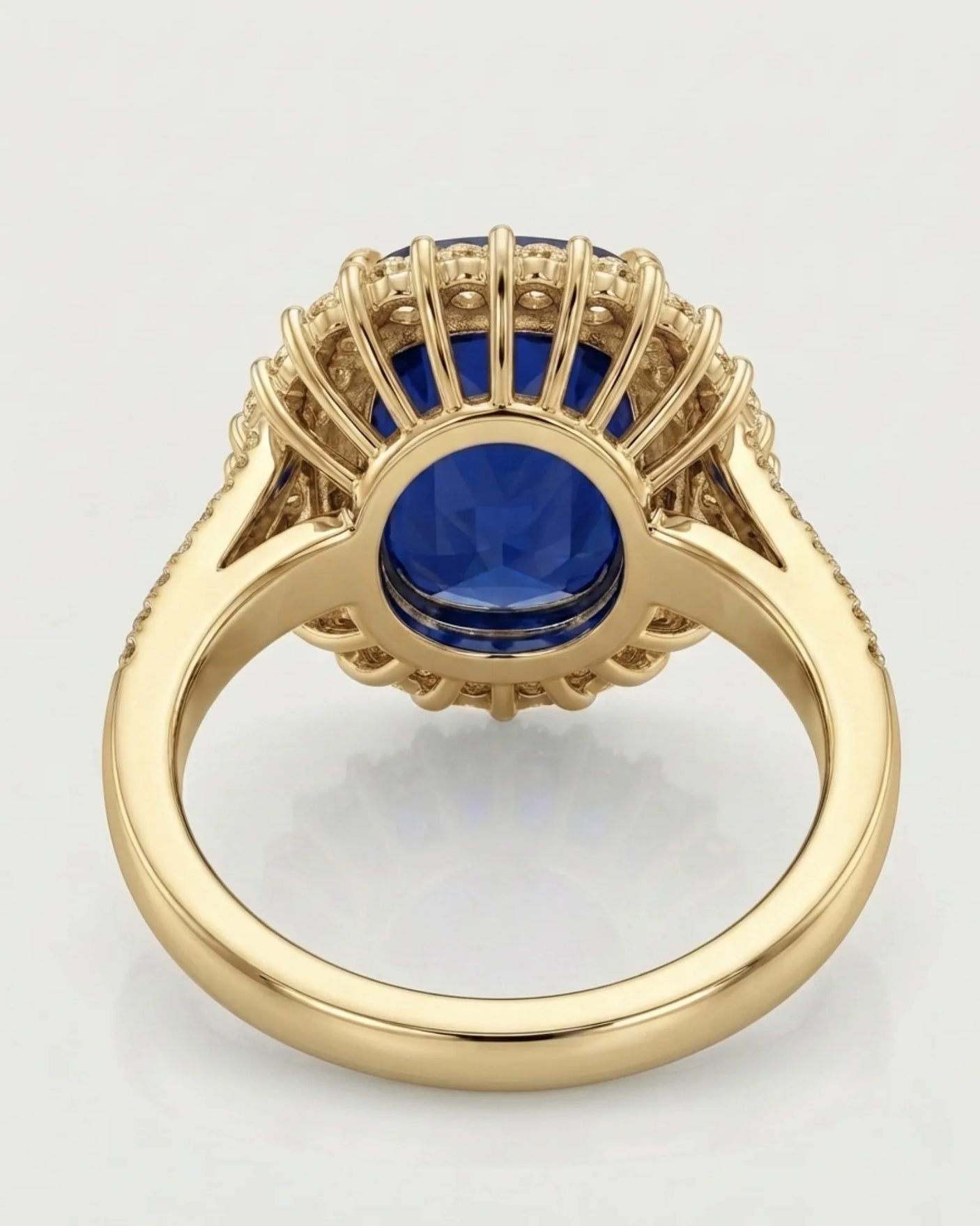 Luxury convertible sapphire ring and pendant with luminous diamonds in polished yellow gold | SARATTI