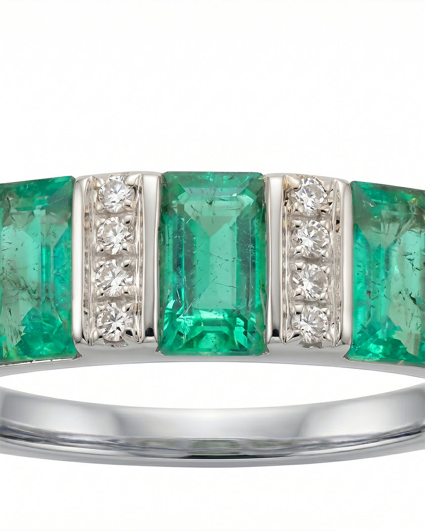 Luxury emerald and diamond wedding band in Platinum | SARATTI