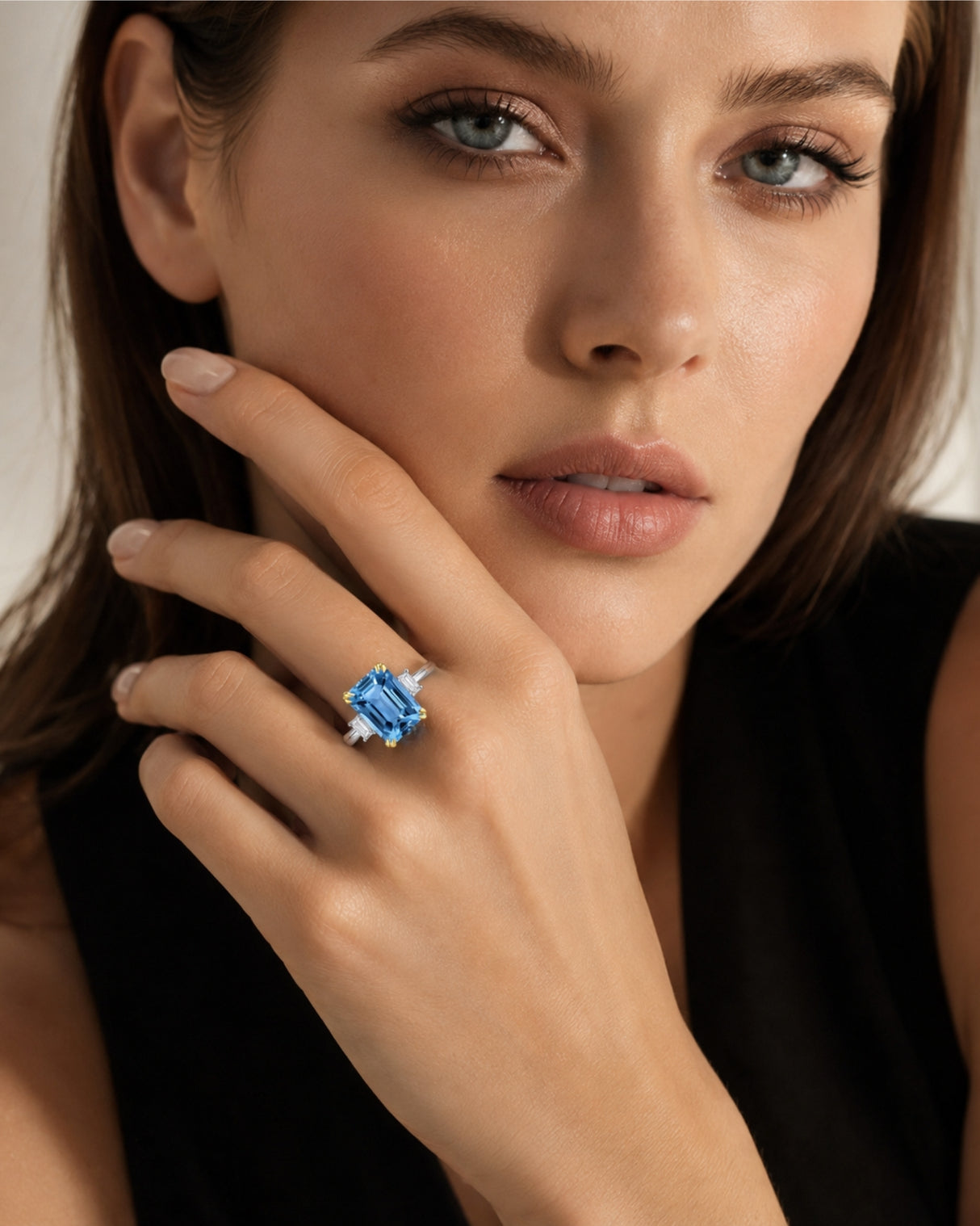 Trilune emerald-cut Aquamarine diamond three-stone ring setting in Platinum, setting detail | SARATTI