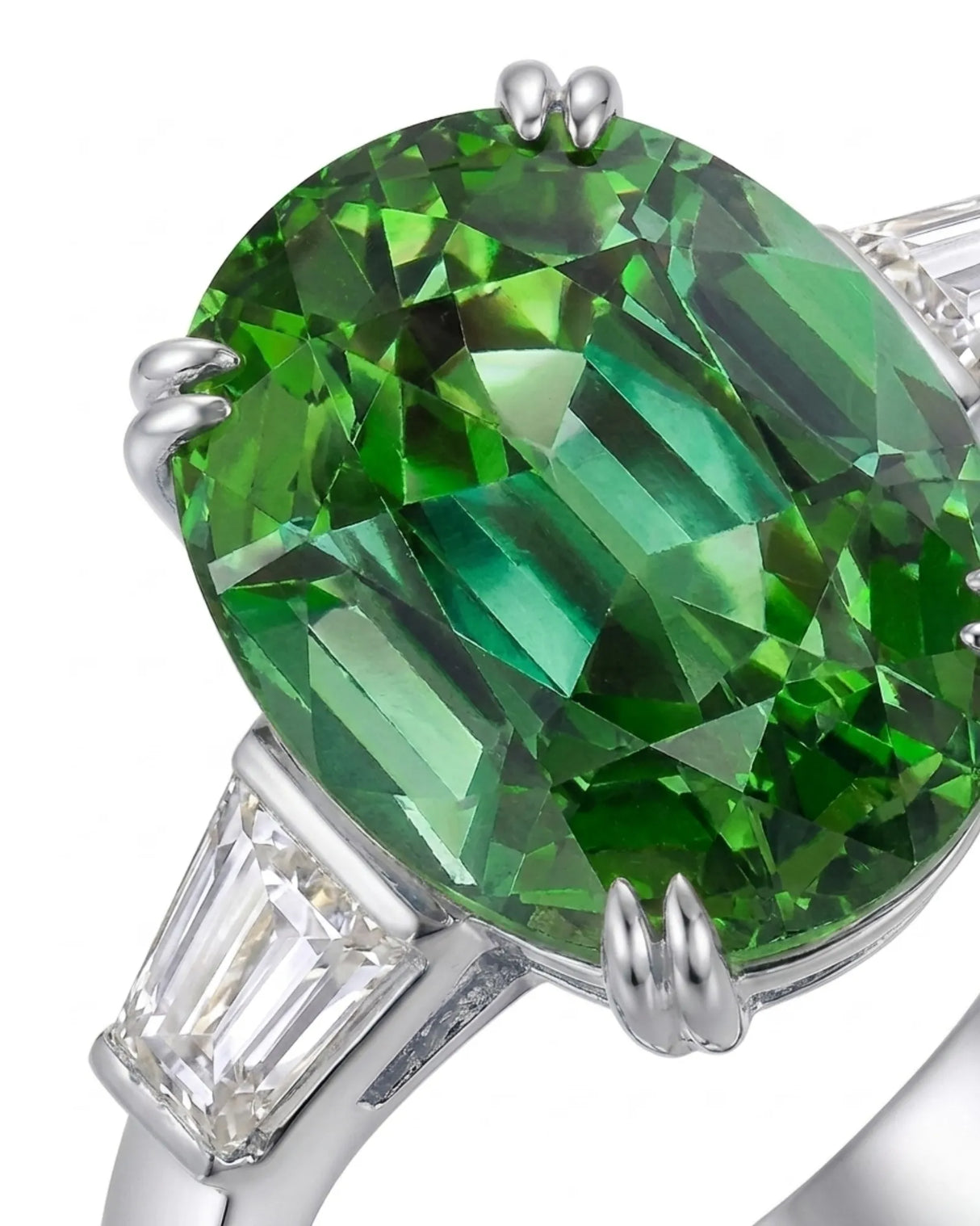Luxury green tourmaline and diamond ring in platinum with refined three-stone design - SARATTI