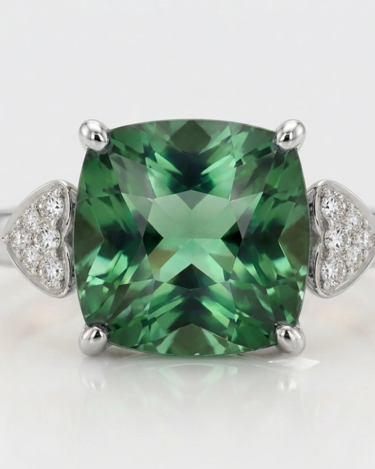 Luxury green tourmaline and diamond ring in white gold with romantic three-stone design - SARATTI