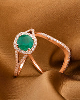 Luxury natural emerald bridal set with moissanite split-shank detailing in rose gold | SARATTI.