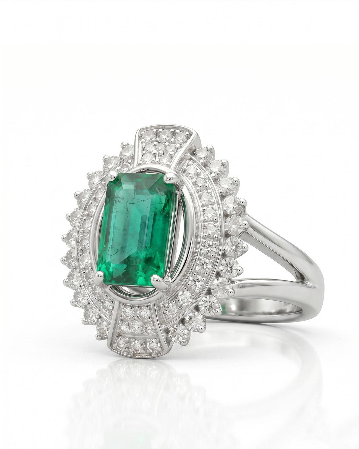Luxury natural emerald ring with diamond halo in Platinum | SARATTI