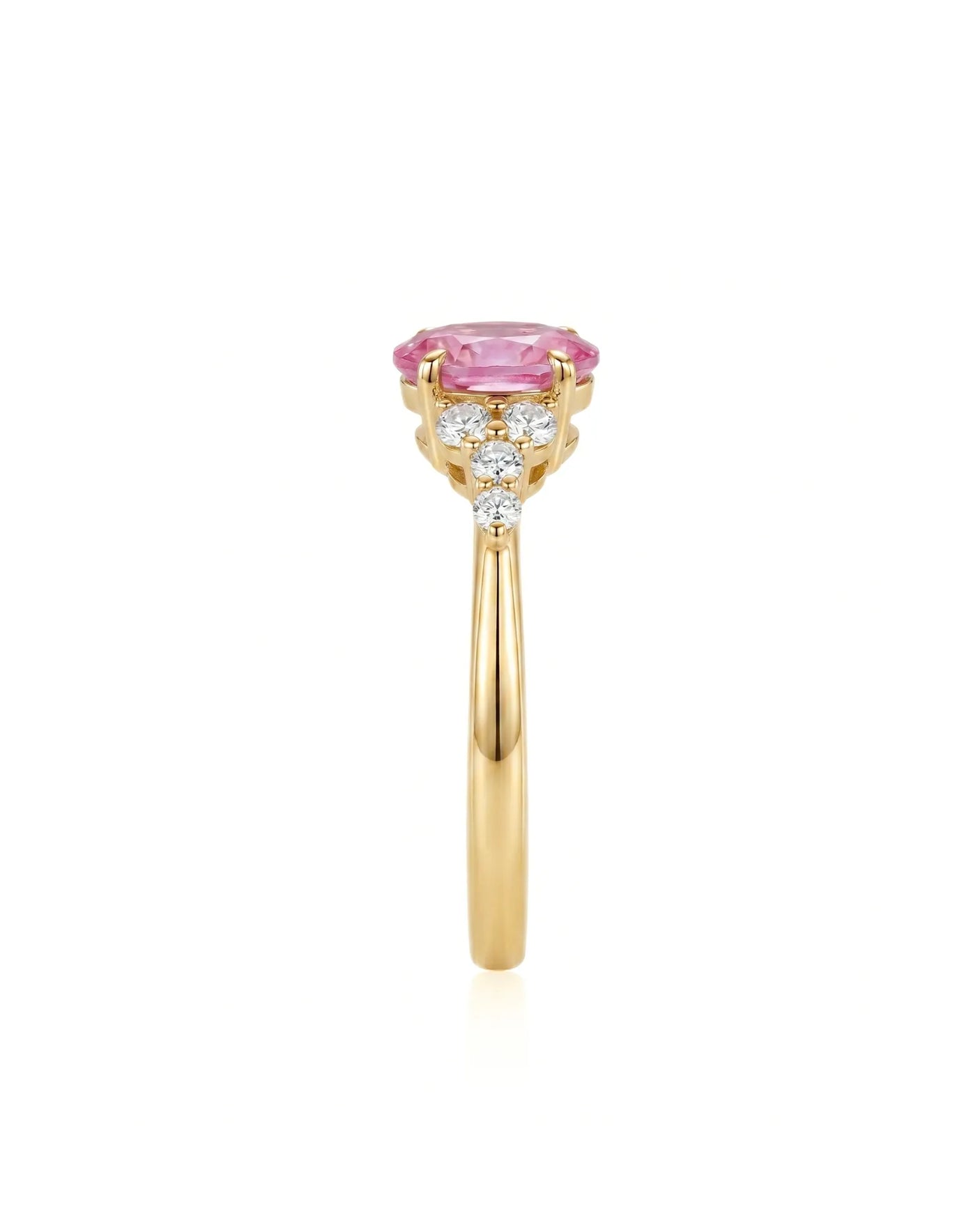 Luxury pink sapphire diamond ring with warm classic design in 18K yellow gold | SARATTI