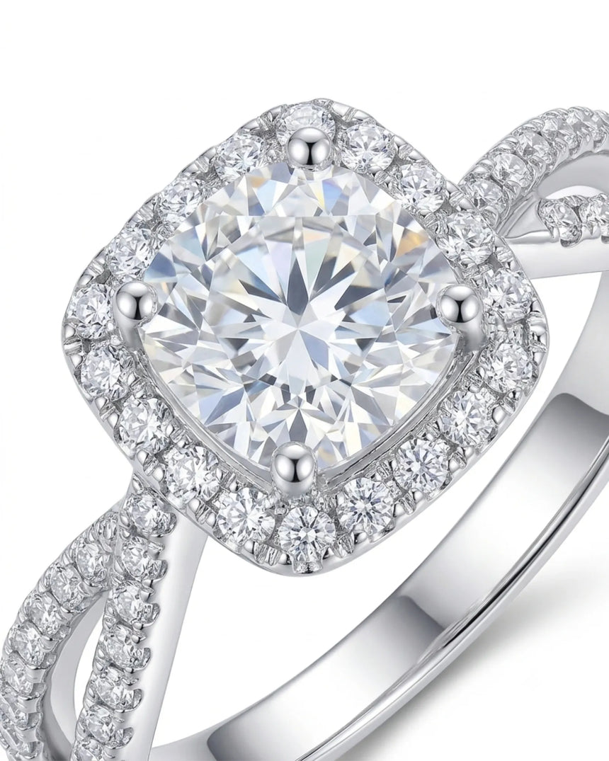 Luxury round moissanite halo ring with split shank in white gold - SARATTI