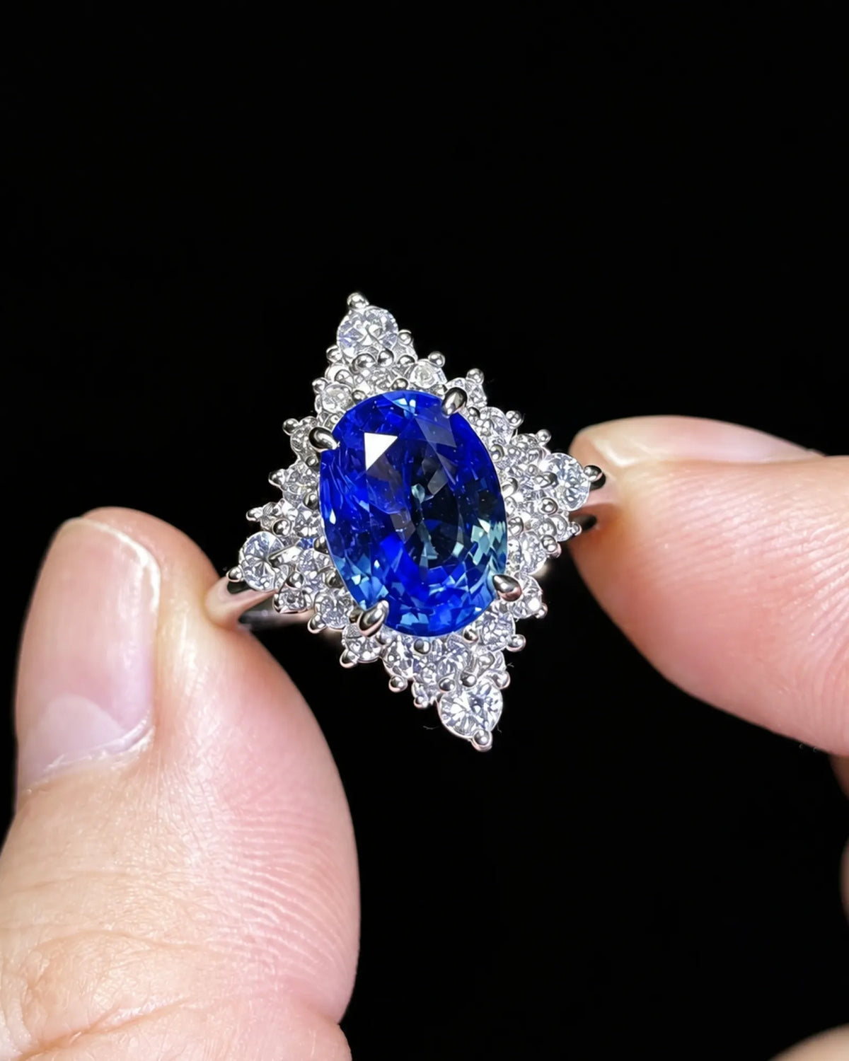 Luxury sapphire and diamond platinum ring for distinctive engagement, anniversary or milestone gifting - SARATTI