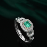 Eterna – Emerald Halo Ring