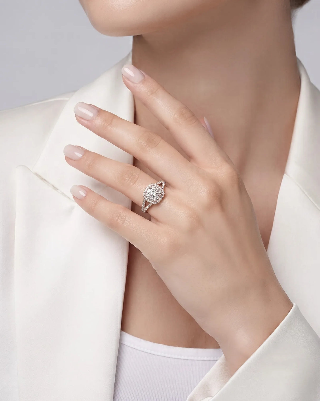 Evana – Natural Round Diamond Halo Split-Shank Engagement Ring