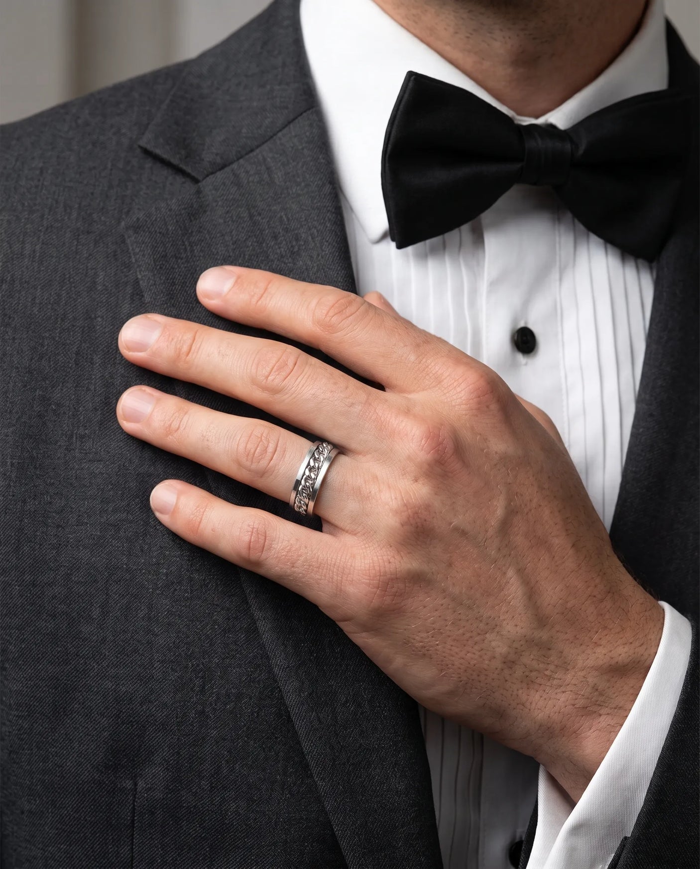 Apex Chain Wedding Band