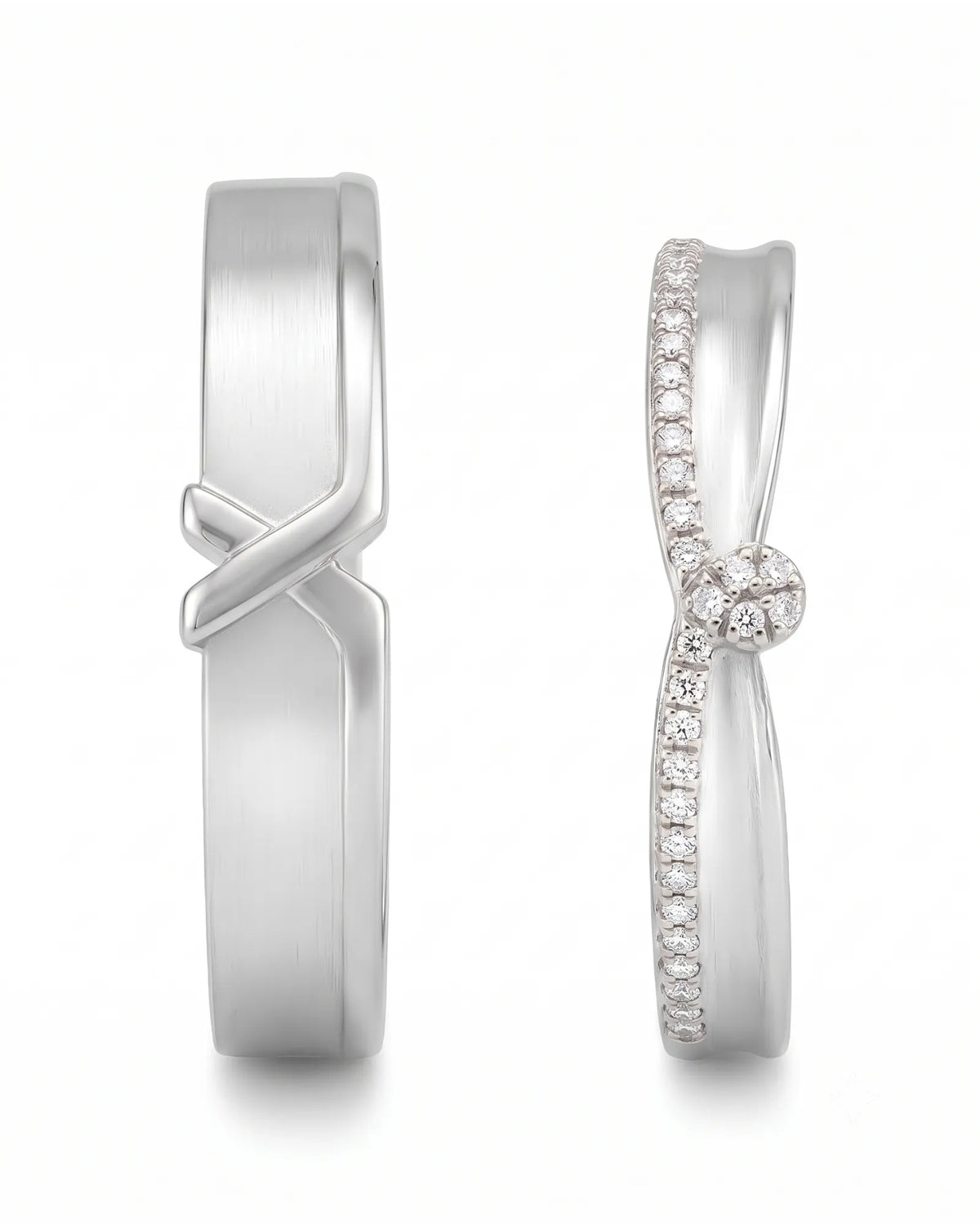 Matching wedding band set with flowing X-inspired structure and smooth platinum finish | SARATTI
