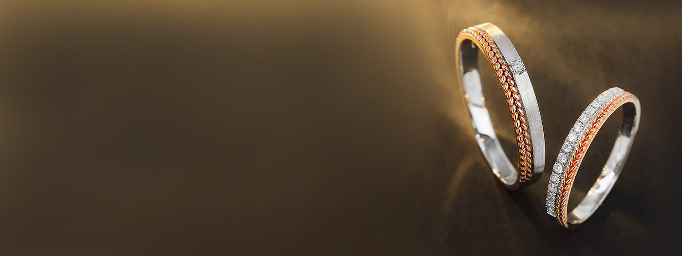 “Matching wedding rings by SARATTI — elegant gold and platinum designs symbolizing togetherness and forever.