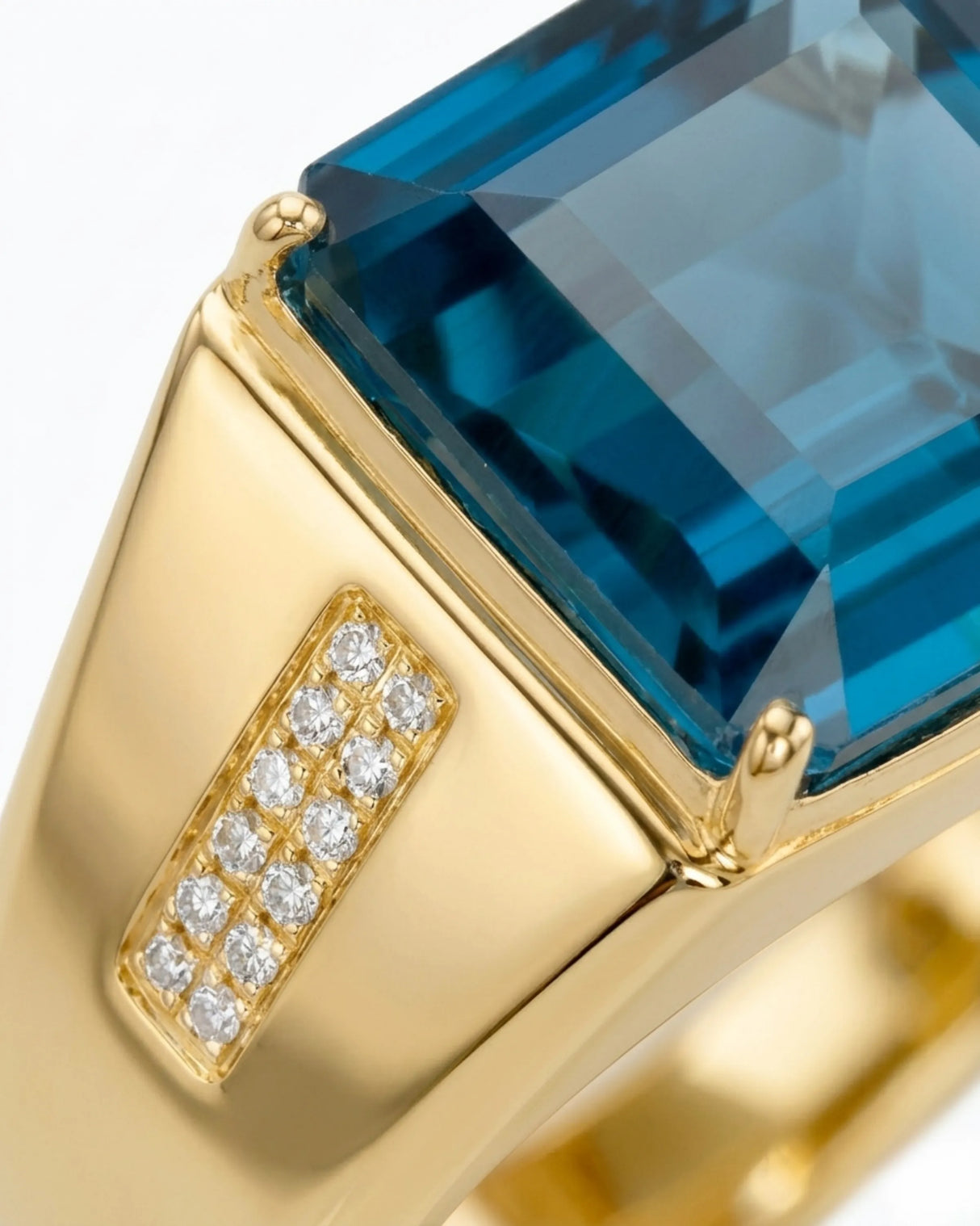 Men’s London blue topaz signet ring emerald cut 14K yellow gold | SARATTI