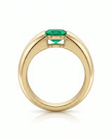 Minimal emerald statement ring in 18K yellow gold | SARATTI
