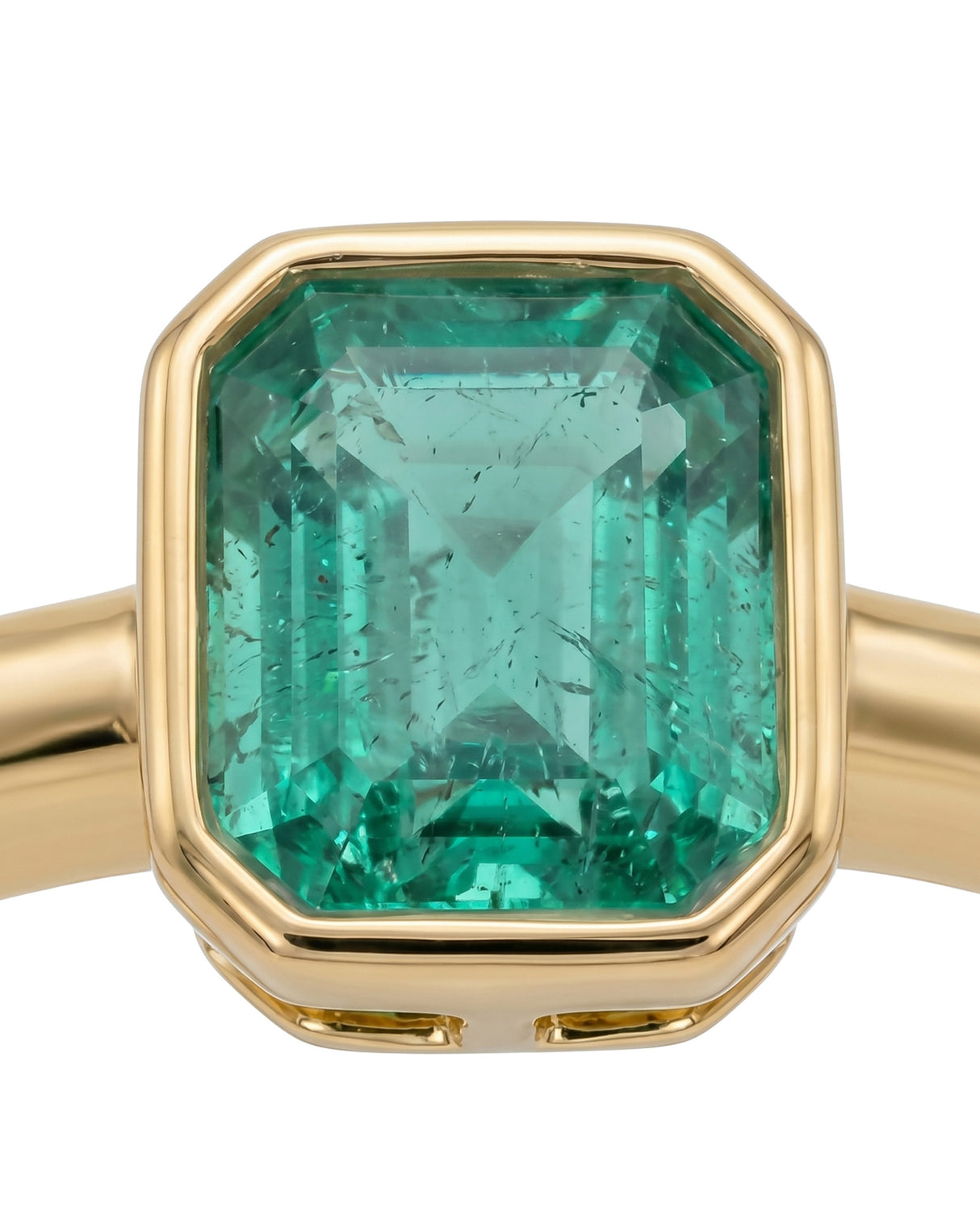 Minimal natural emerald statement ring in 18K Yellow Gold | SARATTI