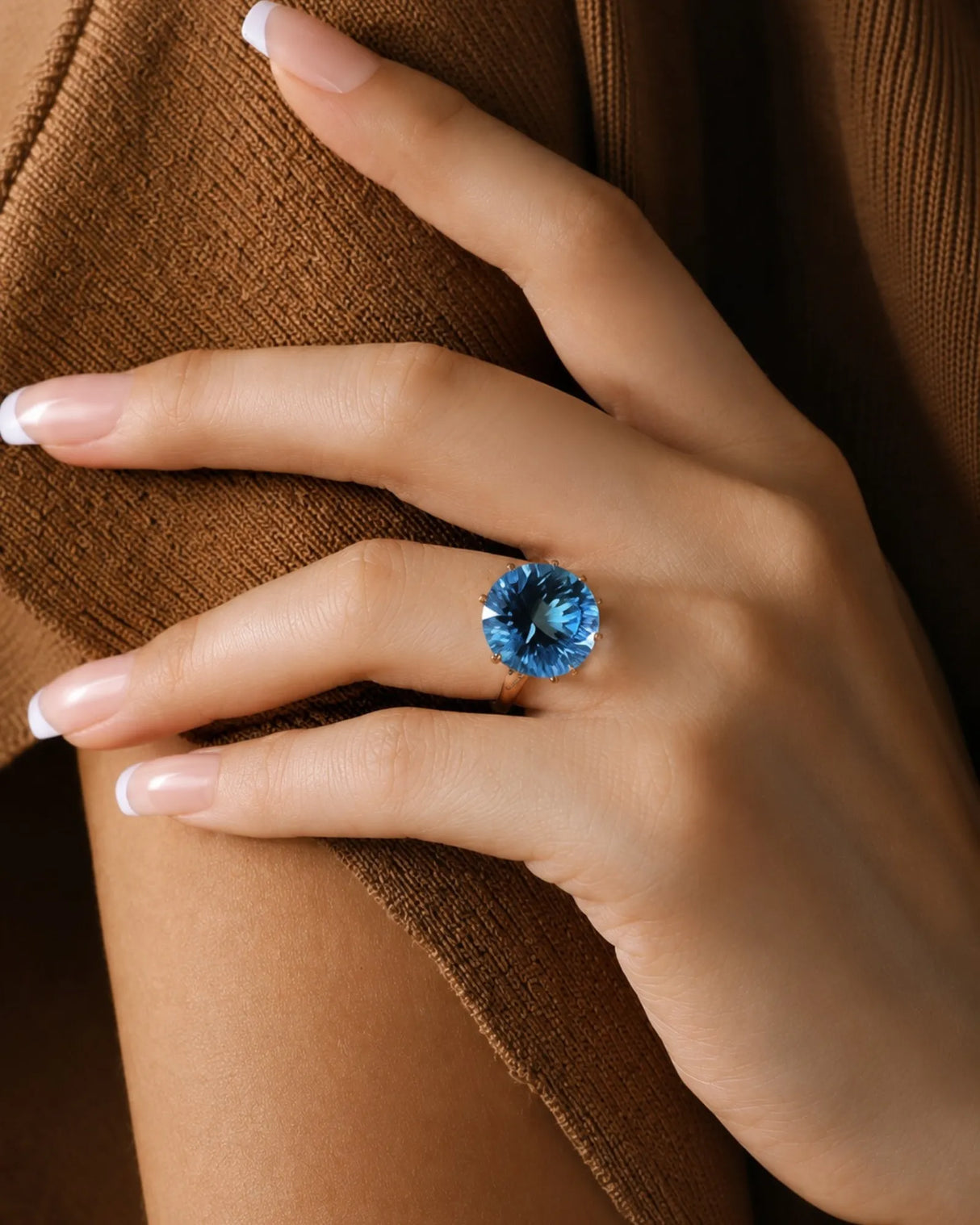 Modern round topaz statement ring with tapered split shoulders and diamonds in 18K rose gold | SARATTI