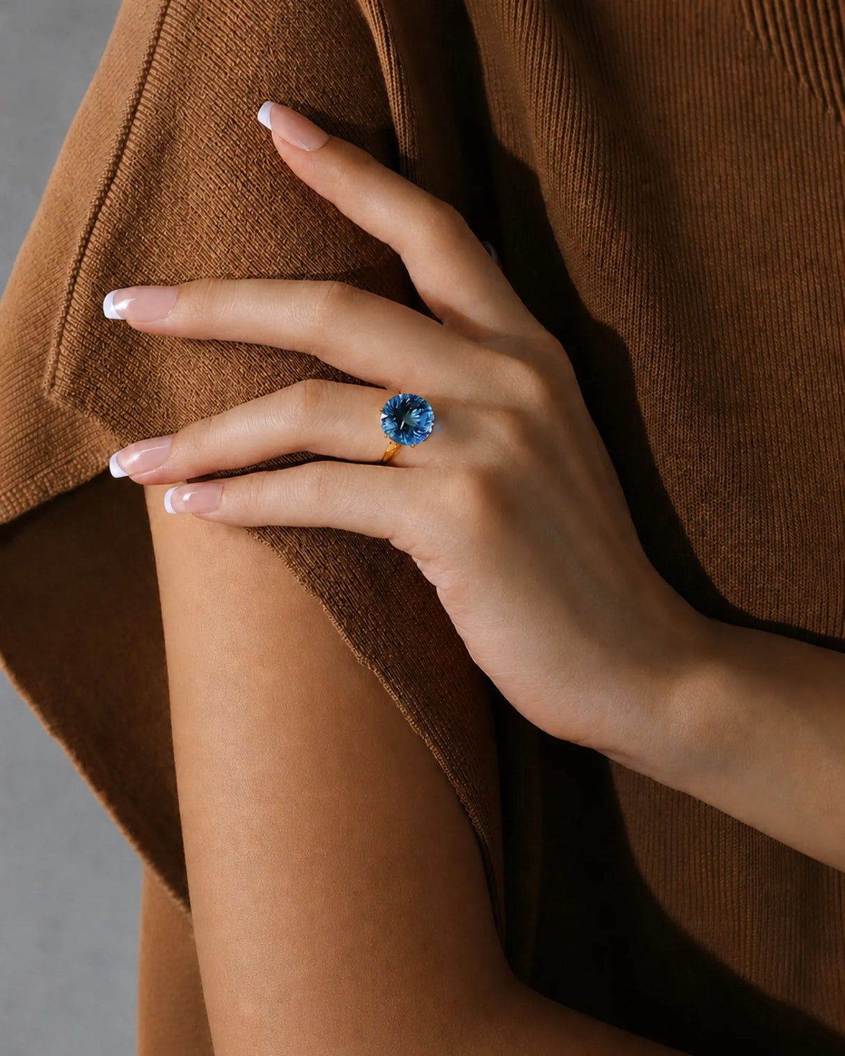 Modern round topaz statement ring with tapered split shoulders and diamonds in 18K yellow gold - SARATTI