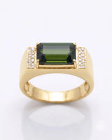 Modern signet tourmaline ring with round brilliant diamonds and 18K yellow gold setting | SARATTI
