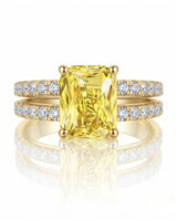 Modern split shank sapphire ring with round diamonds in warm 18K yellow gold | SARATTI