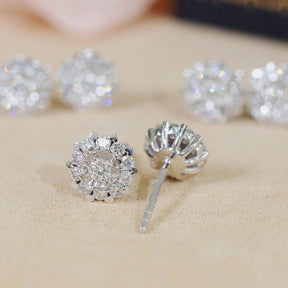 Round Natural Diamond Stud Earrings in 18K Gold | Saratti 