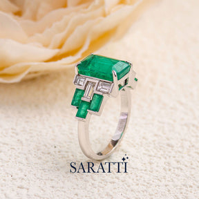 Side view of the Héritage Picasso Emerald & Diamond Ring | Saratti