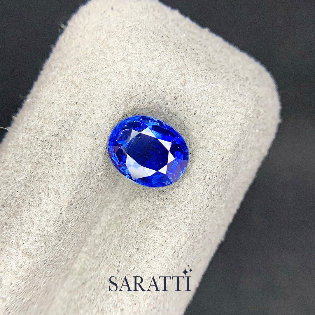 Natural 1.23 carat oval sapphire vivid to intense blue tone top view | SARATTI  