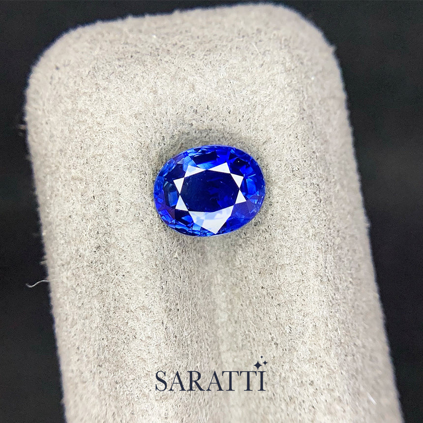 Natural 1.23 carat oval sapphire vivid to intense blue tone top view | SARATTI  