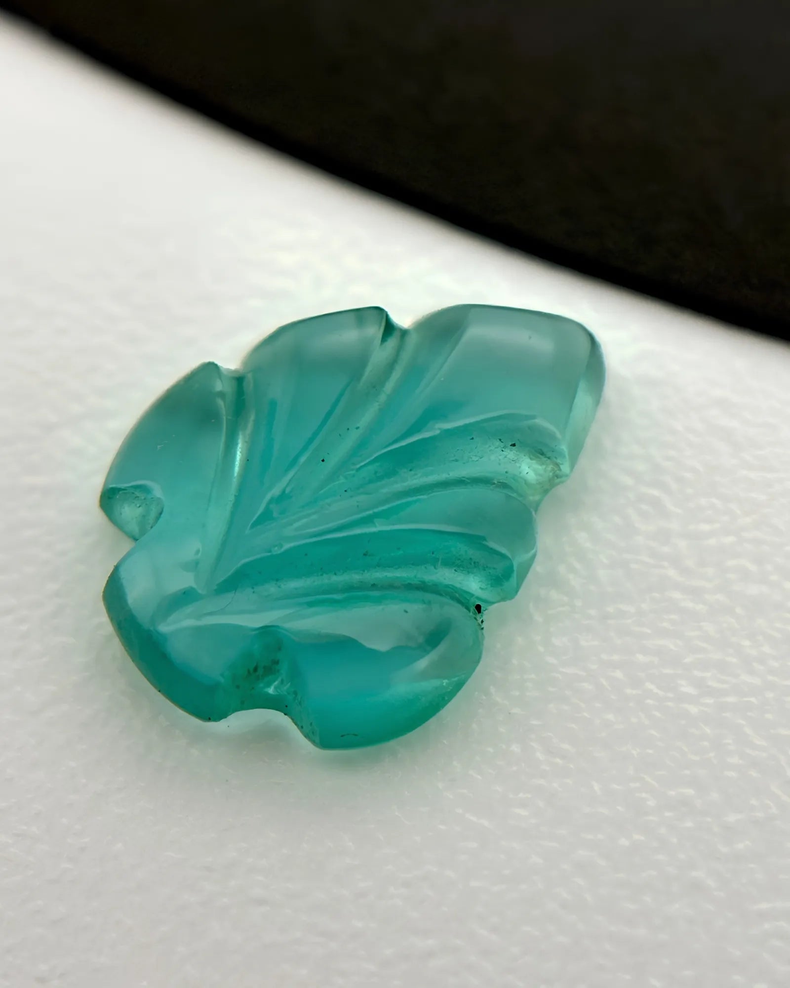 Natural Emerald carved leaf measuring 9 by 4.3 millimetres - SARATTI