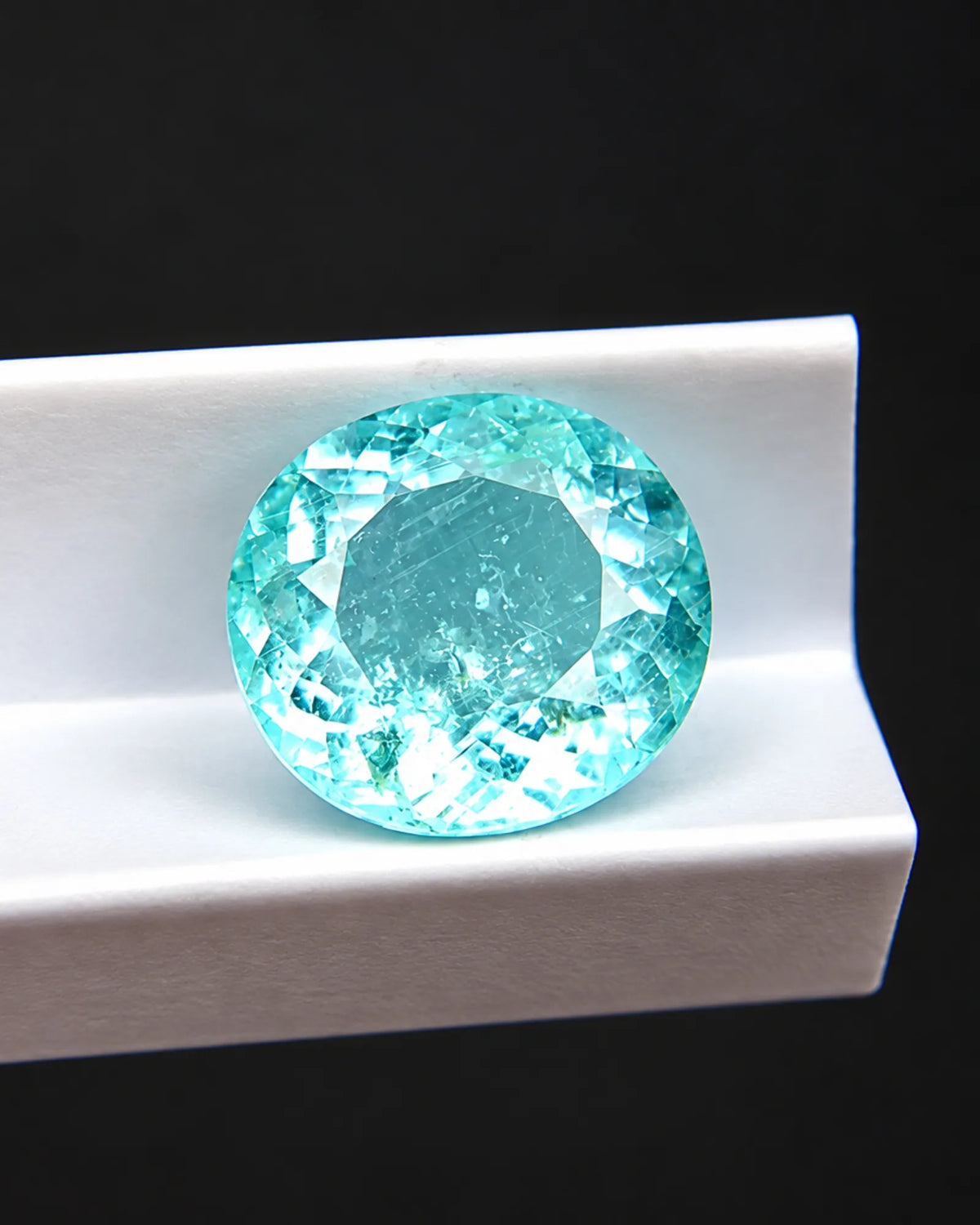 Natural Neon Blue Paraiba-Type Tourmaline 2.29ct oval close-up | SARATTI